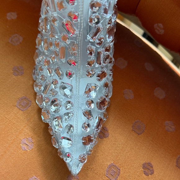 AZALEA WANG - Picture 6 of 6